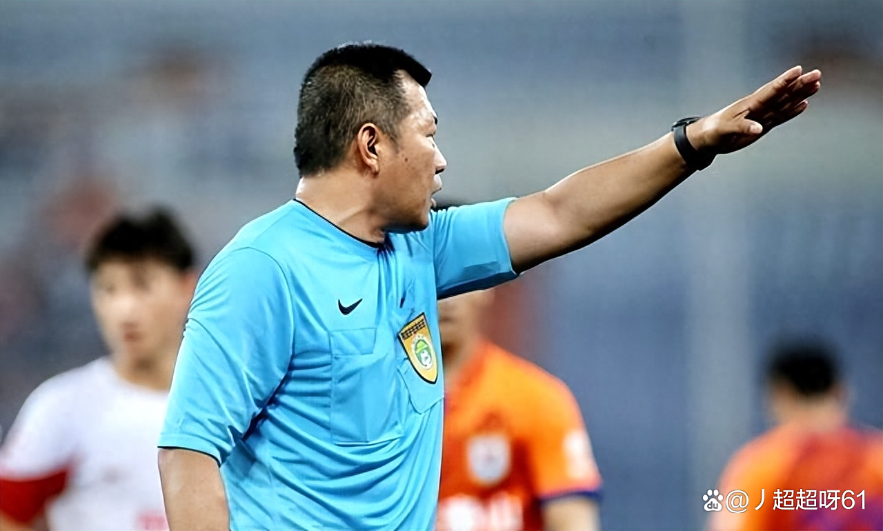 爱游戏APP爱游戏下载-社区盾冲刺阶段再迎强敌；瓦伦西亚调整名单；主帅态度——球迷炸锅；轮换策略成焦点的简单介绍-爱游戏APP爱游戏下载